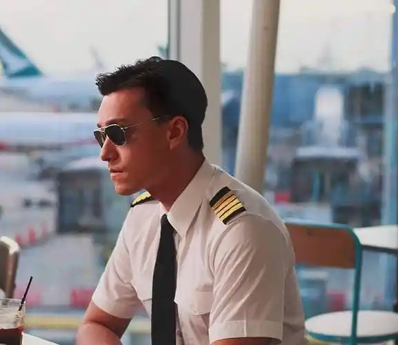 恋上帅气型男,秘密同居试婚近两年