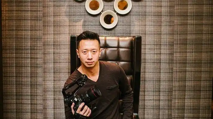 我是kevin李冠扬,是香港人,也是土生土长的加拿大人.