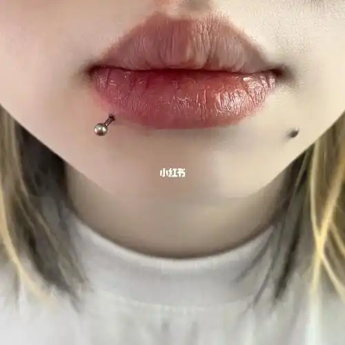唇钉穿刺 | 成都穿孔