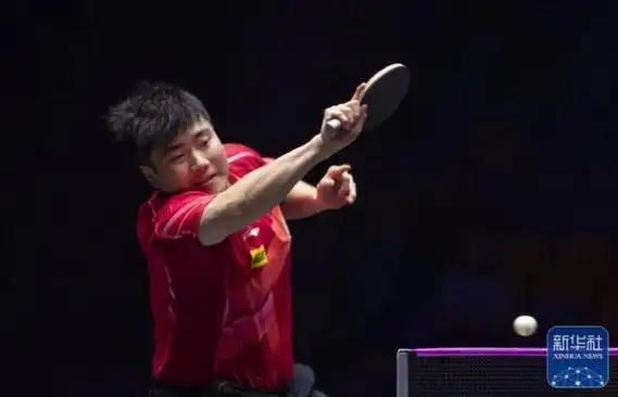 赛男子单打第二轮比赛中,中国选手梁靖崑以1比3不敌韩国选手林钟勋,无