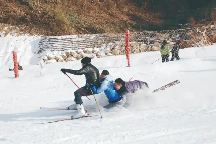 开业特惠仅需399元含雪具抢原价128元木札岭速龙滑雪场门票1张