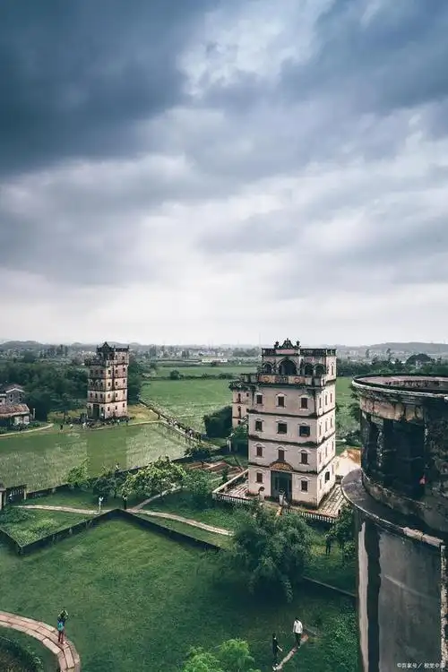 广东开平碉楼是中国古代建筑的瑰宝之一,也是世界文化遗产.