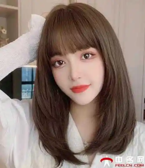 2021好看的直发发型显露出无比的唯美与曼妙