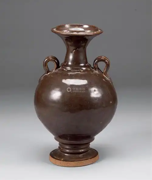 唐 耀州窑双耳盘口酱釉瓶