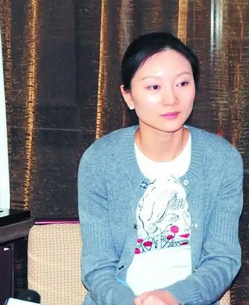 张艺谋方辟谣与陈剑导演关系:太太陈婷没有兄弟