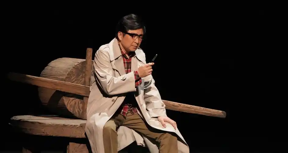 西安话剧院国家一级演员谭希和饰演路遥.