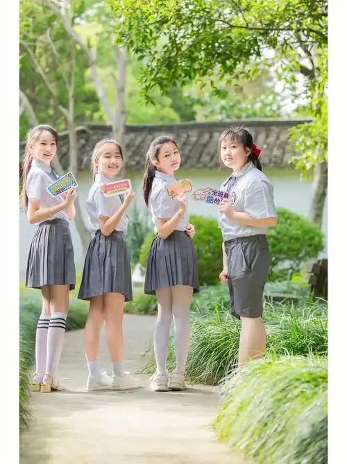 都说上海的校服美真美