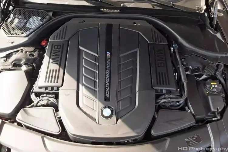 实拍最强宝马!m760li xdrive高清大图放送,附中文解说视频