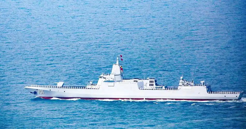 "南昌"导弹驱逐舰