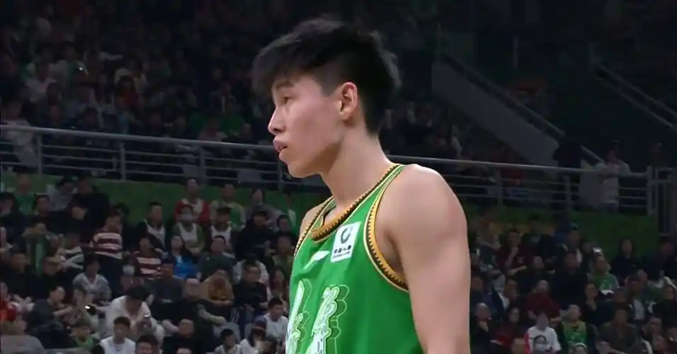 原创杨鸣雪藏小外援辽宁男篮挖掘3新人李虎翼10分张峻豪7助攻互补