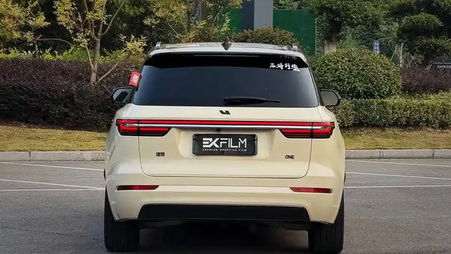 理想one-ek改色膜胡椒白,比浓郁复古色多了几分清爽_颜色_奶油_质感