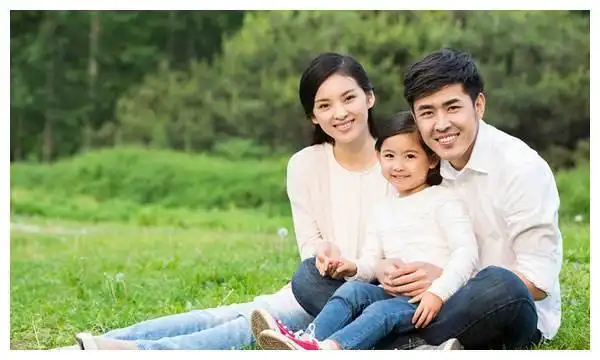 杨澜气质出众,为何儿子女儿差别大?