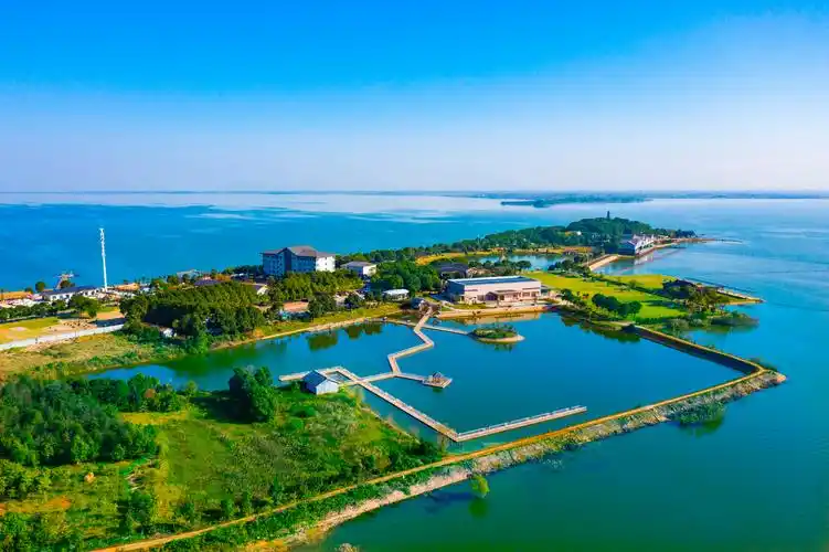 全国重点新闻网记者"飞阅"江夏梁子湖龙湾半岛