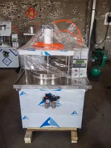 =山东莱芜商用小型烤鸭饼机器 单饼机 全自动数控烙饼机 春饼机
