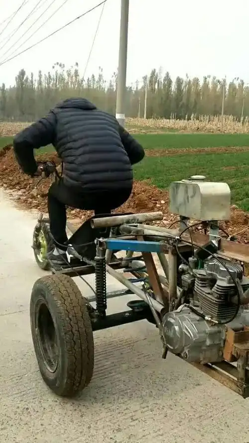 农村大哥自制的三轮车,这起步无敌的!