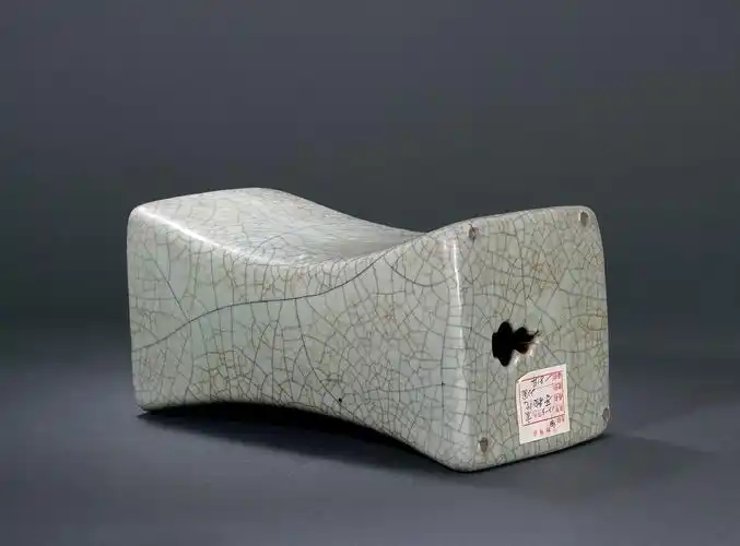 【明 仿哥釉瓷枕】拍卖品_图片_价格_鉴赏_明代单色釉瓷器_雅昌艺术品