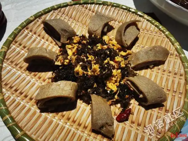 流口水猪皮春卷荞面竹燕窝你见过没百余道羌族美食大比拼