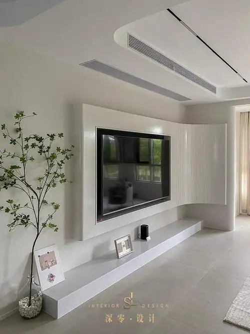 以上是木工现场制作的,墙角边缘专门做了弧形的过渡,档次感一目了然