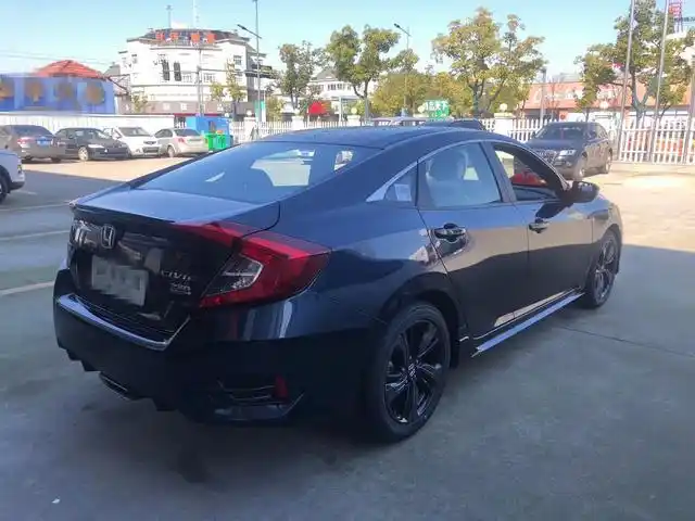 入手本田思域1.5t燃动版,分享真实用车感受,这价格我买亏了吗?