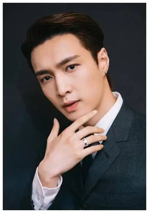 原创男生不知道留什么发型好看参考下张艺兴这几款帅气又精致