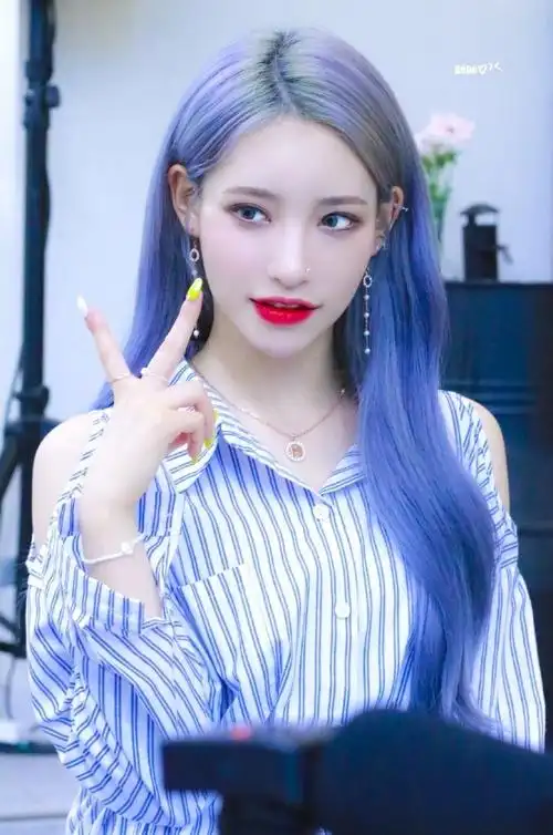 p data-id="gnxbhh6ehu">刘知媛( i>bian /i>),2001年2月13日出生于