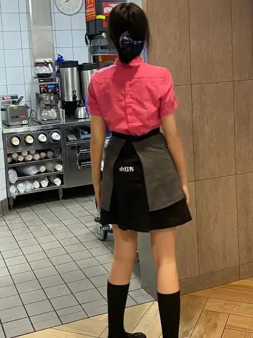 很喜欢麦当劳的工作服