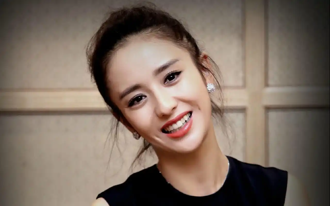 佟丽娅每胖2公斤经纪公司奖励一万块她到底有多瘦