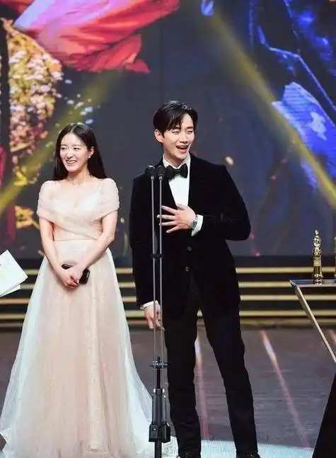 李世荣透露,因私下其实与李俊昊相当要好,所以在剧