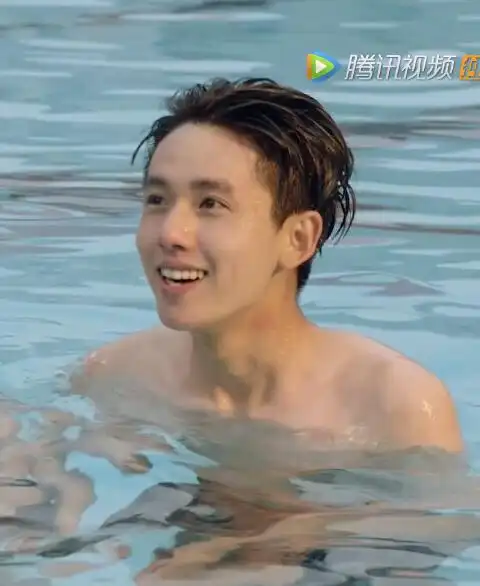 流年笑掷张耀拍摄经历及人物评价破茧开播啦