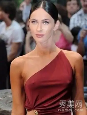 何洁孕照pk艳照爱情更胜一筹 盘点爱凸点明星