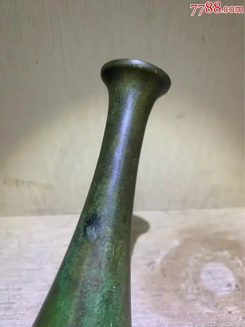 清代铜烧古长颈瓶