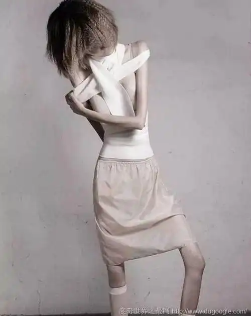 世界最瘦的人只有22公斤的女孩ariel