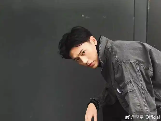 被粉丝催官宣的《以团之名》到底藏着多少美少年?