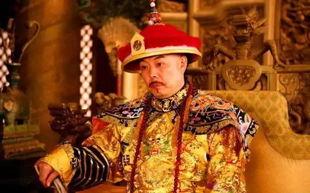 乾隆皇帝微服私访,路遇此地写一上联,群臣尴尬,纪晓岚大笑