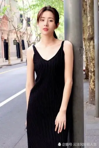 胡丹丹:花容月貌,秀色可餐