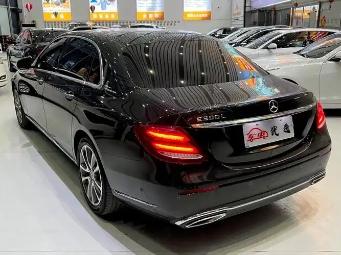 奔驰 奔驰e级  2020款 改款 e 260 l图片