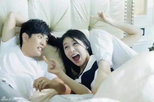 组图:《妻子》张晓龙贾青借酒壮胆拍床戏_高清图集_新浪网