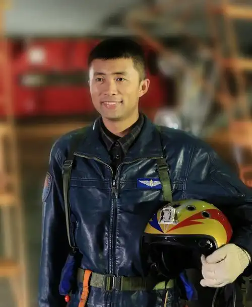 蒋佳冀中国空军王牌飞行员