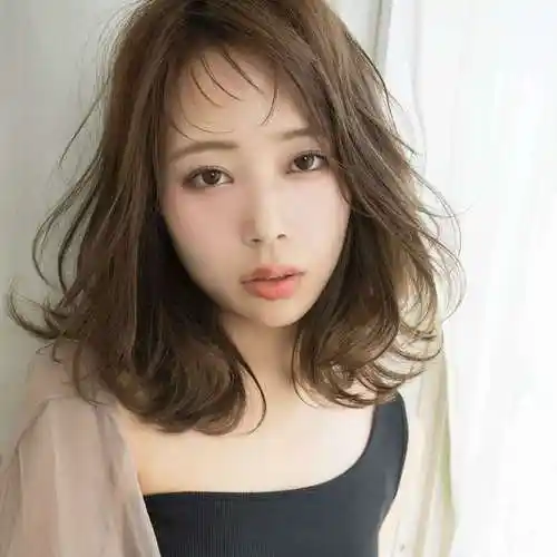 长脸女人剪什么发型好看(长脸型适合什么样的发型图片)(图7)