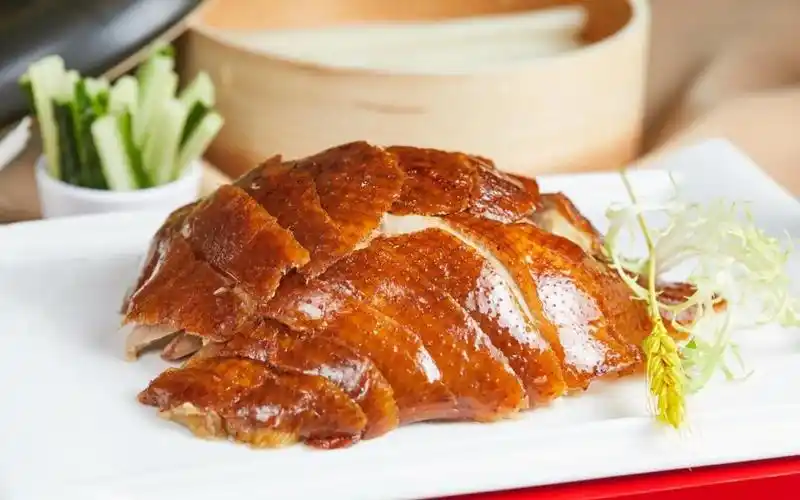 全聚德和便宜坊的烤鸭做法居然是两个流派的!北京烤鸭的发展历程你知