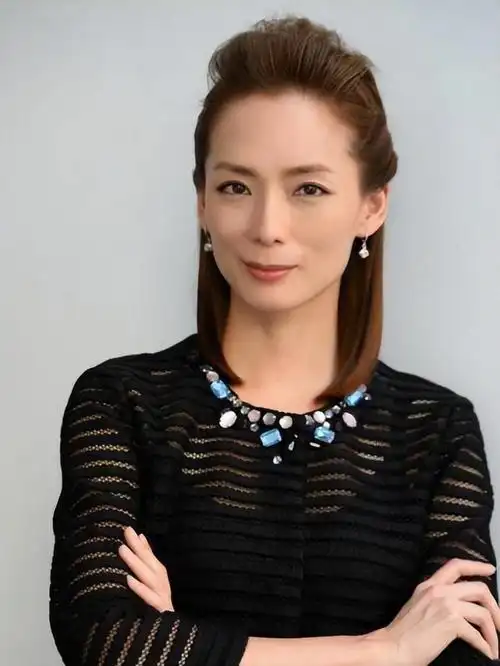 "何仙姑"郑秀珍:被男友诈走4亿沦为按摩妹,今又住豪宅变这样