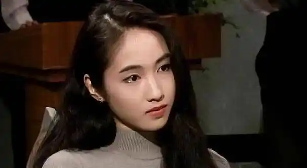 黎姿:嫁给大15岁的残疾丈夫,生下三个女儿后,如今过得怎样了?