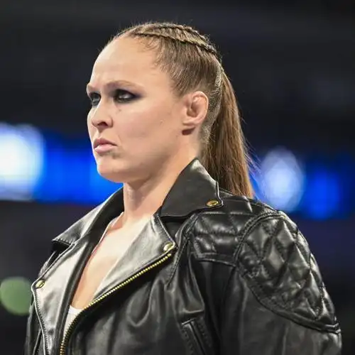 辣妈!wwe帮隆达罗西起新外号,在她离开之前榨干所有剩余价值!|wwe|ufc