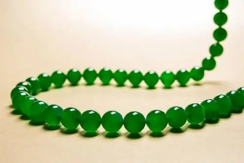 翠色盈韵丨世代传承 翡翠珍宝