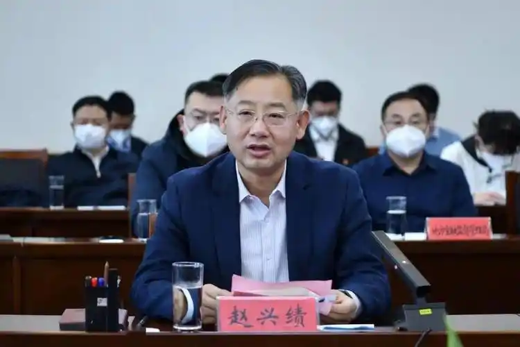 平度市委副书记,市长赵兴绩出席仪式并致辞,副市长魏国平出席仪式,市