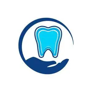 牙科图标.牙齿与盾牌和检查标记隔离在白色.牙齿保护和防止标签.