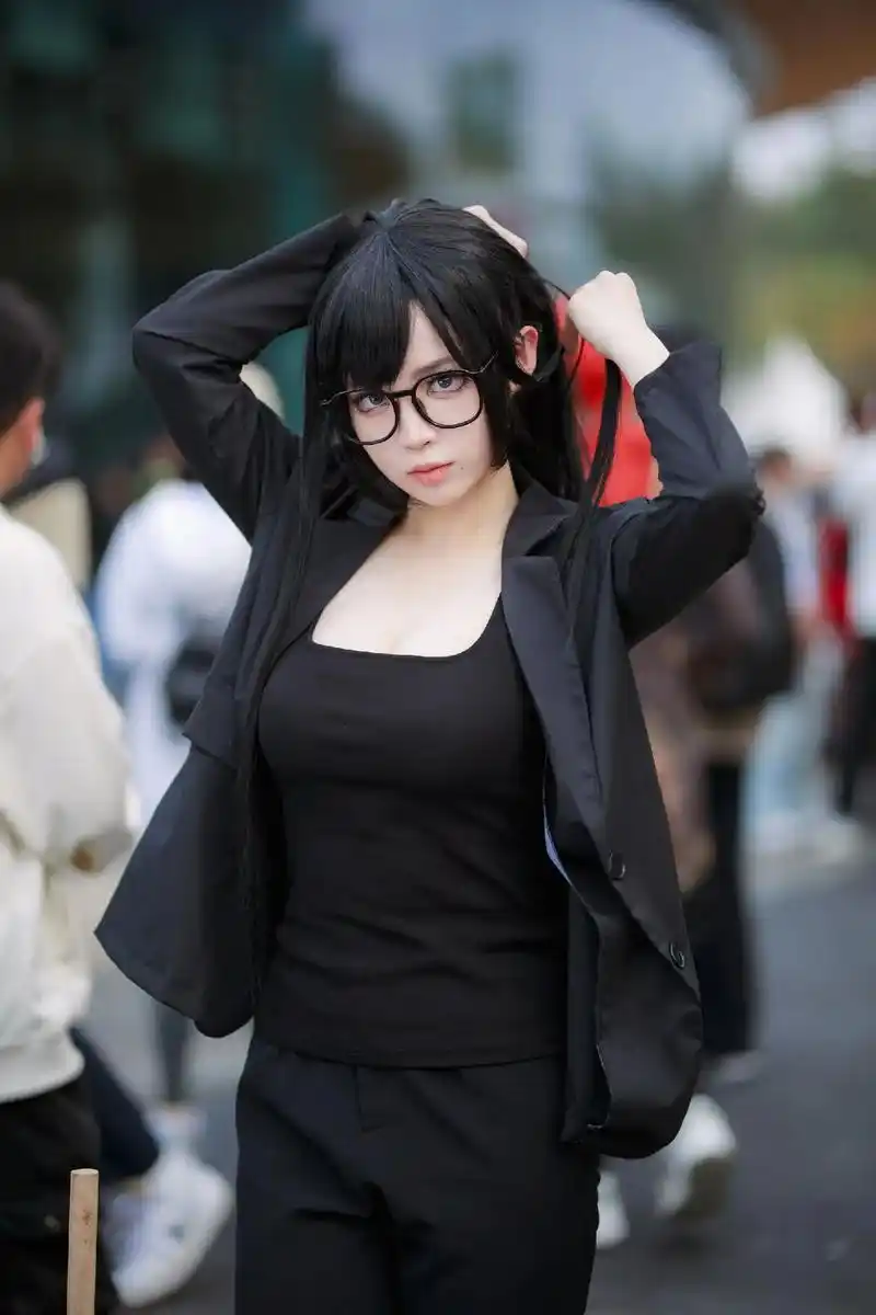 成都漫展 #cos #夏日重现  "其实在回来之前,我是打 - 抖音