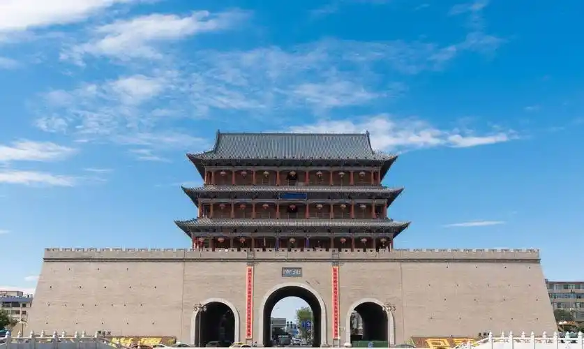 凉州古城现在已经成为旅游景点奠基人张轨前凉政权的奠基人是张轨.