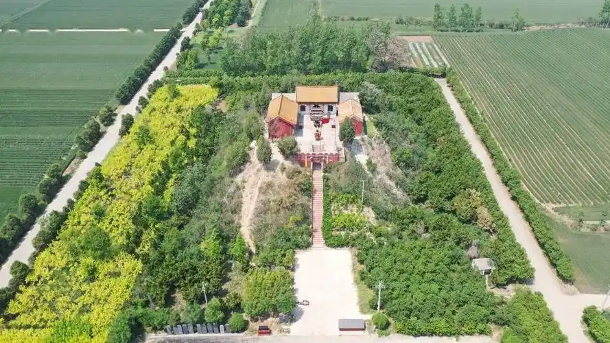 【作者简介】王京亮,男,1970年生,民建会员,河南省诗词学会会员,现