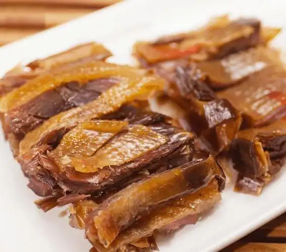 南安板鸭,产自江西赣州大余,曾入选过江西非遗美食,至今已有500余年